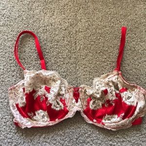 36D sexy Victoria Secret bra